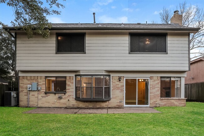 Photo - 15518 4 Leaf Dr