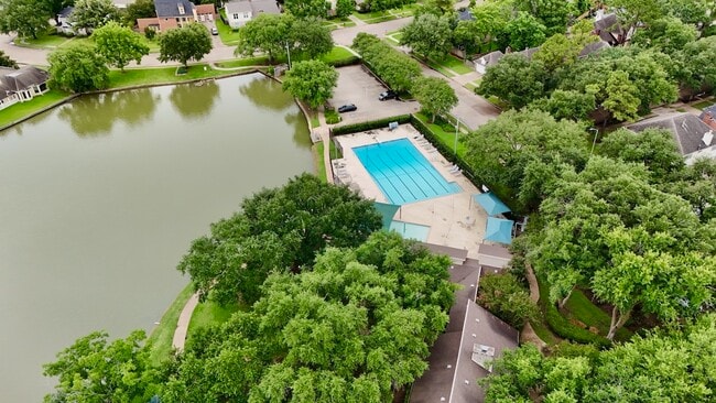 Photo - 2711 Colony Dr