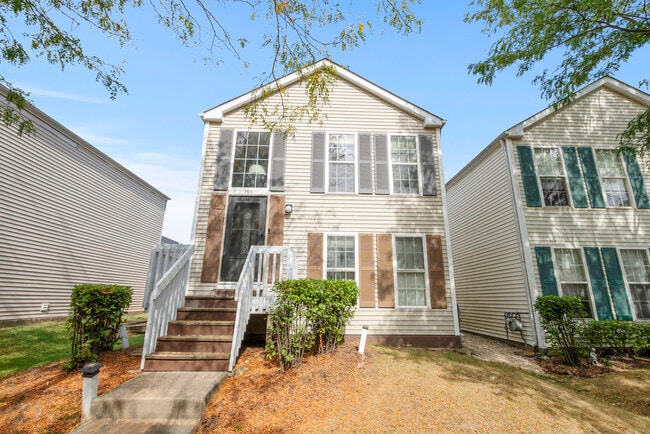 Building Photo - 799 Symphony Dr