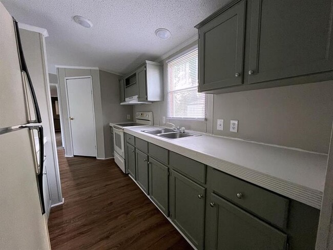 Photo - 193 Sunshine Dr