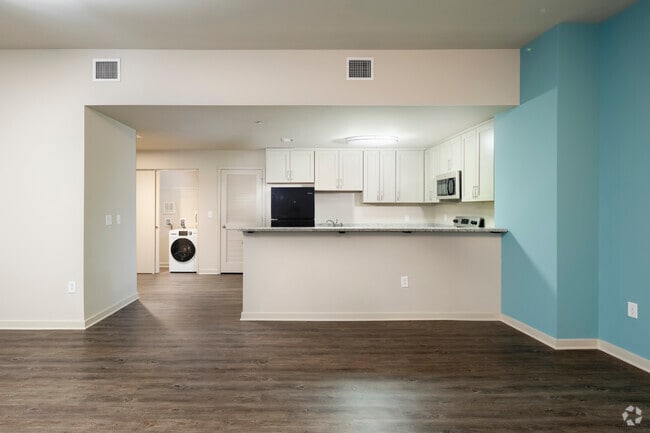 3BR, 2BA - 1,678SF - Living Room / Kitchen