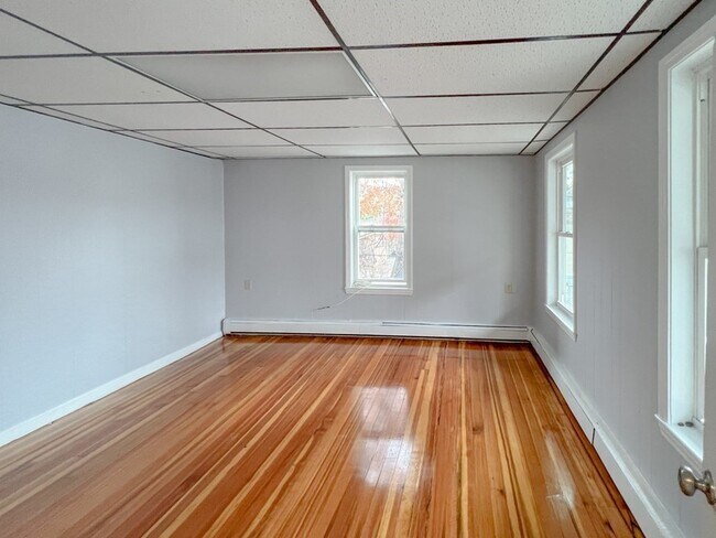 Building Photo - 20 Wilson Ave Unit 1