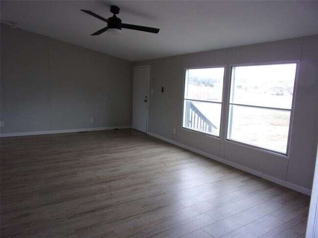 Photo - 360 Rangeland Rd