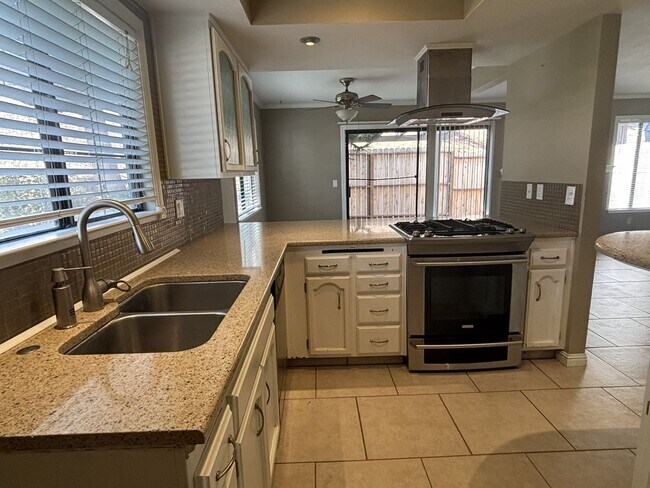 Photo - 425 N Center Ct