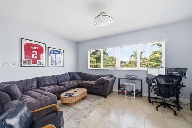 Photo - 832 N Victoria Park Rd