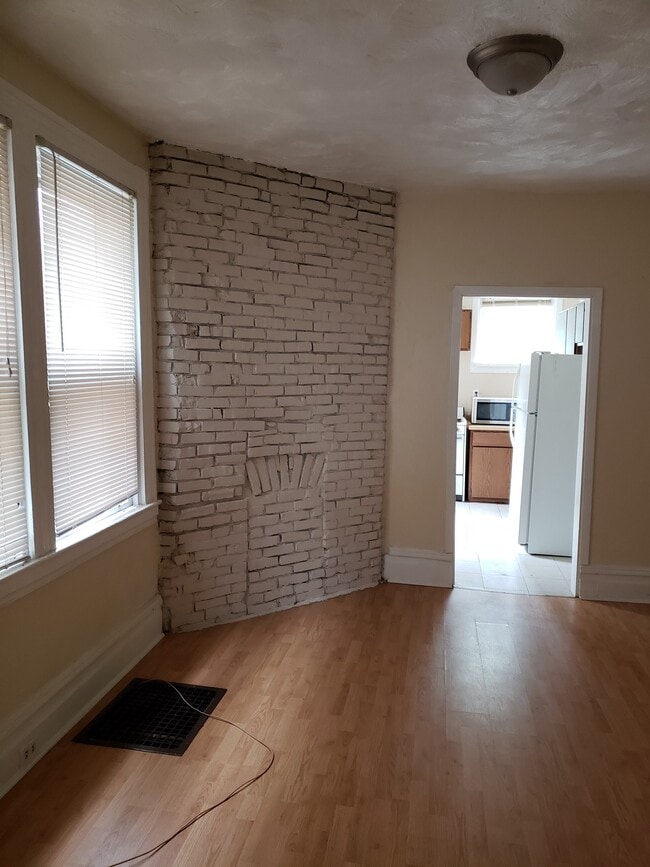 Photo - 864 Mirror St Unit #1