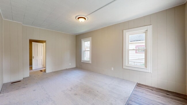 Photo - 7804 Elton Ave Apartamentos