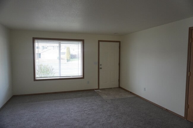 Photo - Well Maintained Single Level Home for Lease in Kelso