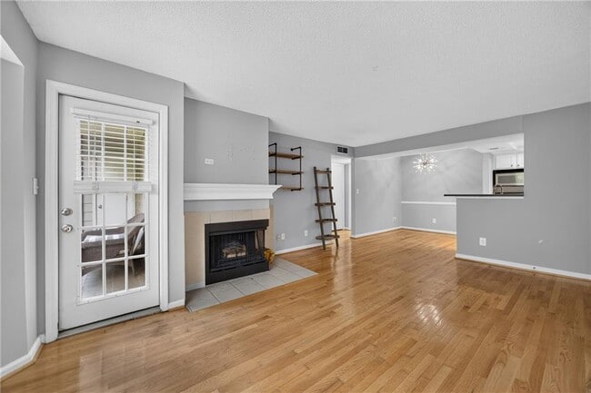 Building Photo - 1021 Chastain Park Ct NE