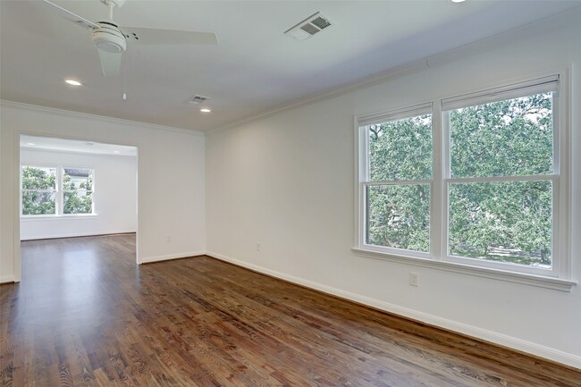 Photo - 2011 South Blvd