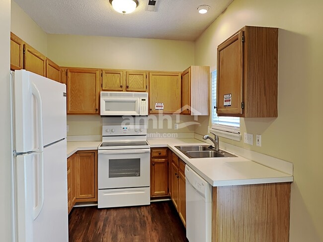 Photo - 1564 Cambridge Heights Pl NW