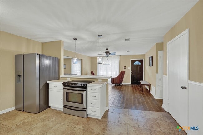 Photo - 208 Reimer Ave