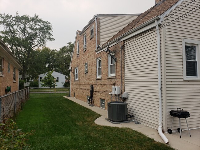 Photo - 3355 N Ottawa Ave Unit First Floor