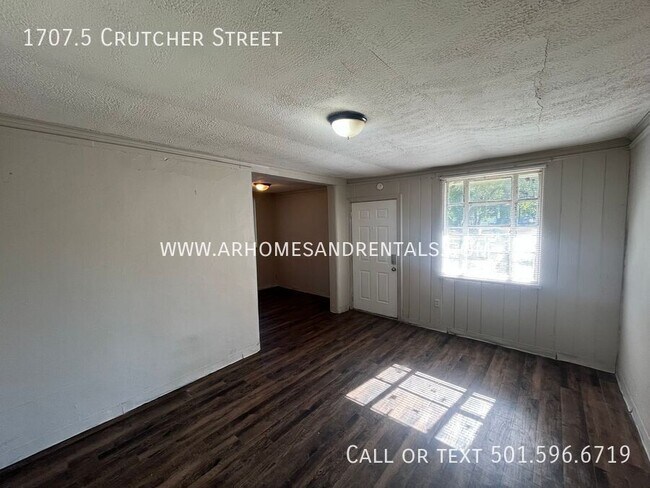 Photo - 1707.5 Crutcher St