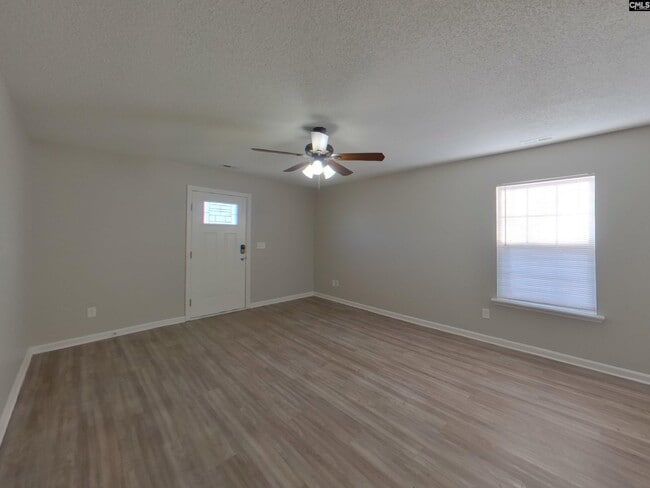 Photo - 136 Katrina Ct