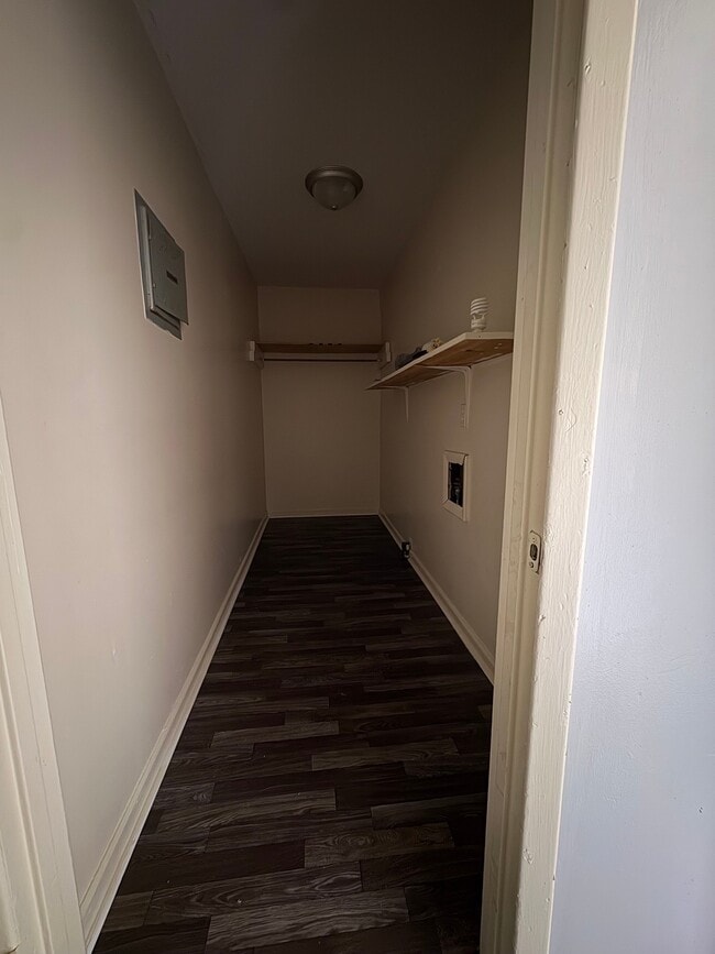 Photo - 937 Kings Rd Unit B
