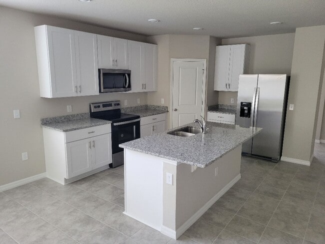 Photo - Almost New Auburndale Home For Rent