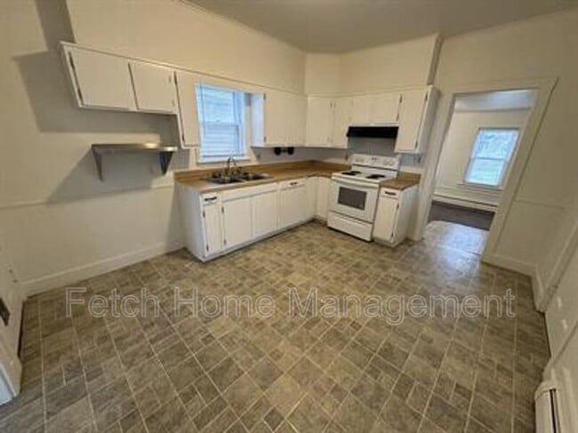 Photo - 362 W Main St