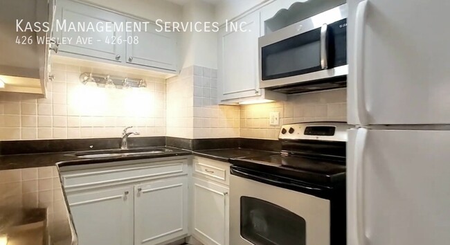 Spacious 1 Bed in Oak Park - New LVP floor... - Spacious 1 Bed in Oak Park - New LVP floor... Apartment Unit 426-08