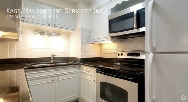 Building Photo - Spacious 1 Bed in Oak Park - New LVP floor... Unit 426-08 Rental