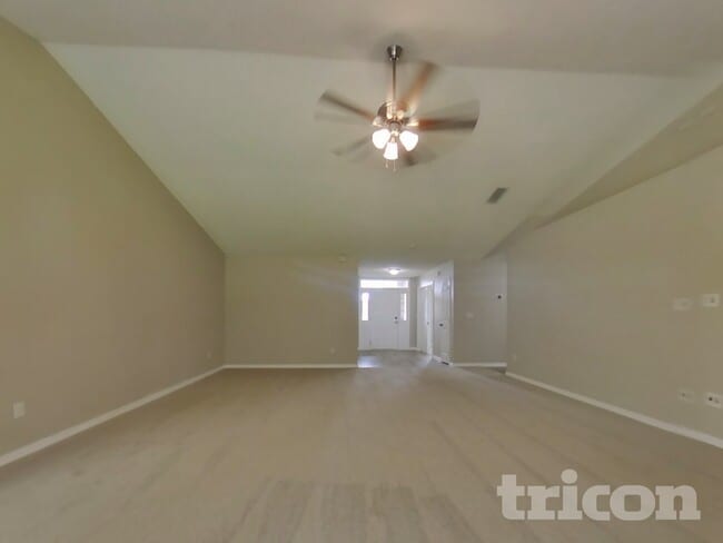 Photo - 2727 Fox Creek Dr E