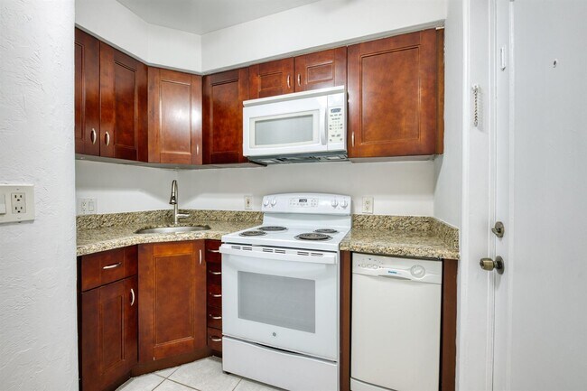 Photo - 86 Isle of Venice Dr Unit ISLES OF VENICE FT LAUD