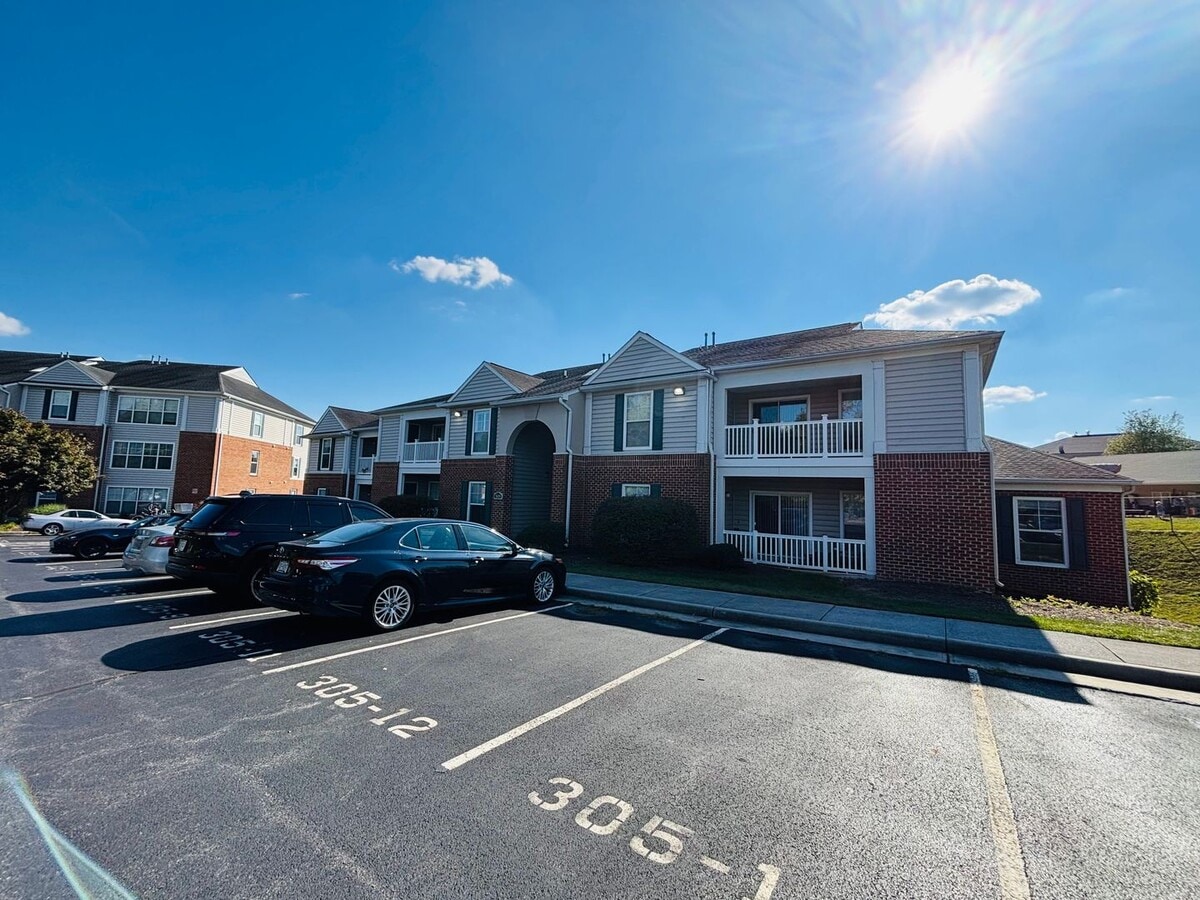 Photo - 305 N Knollwood Dr