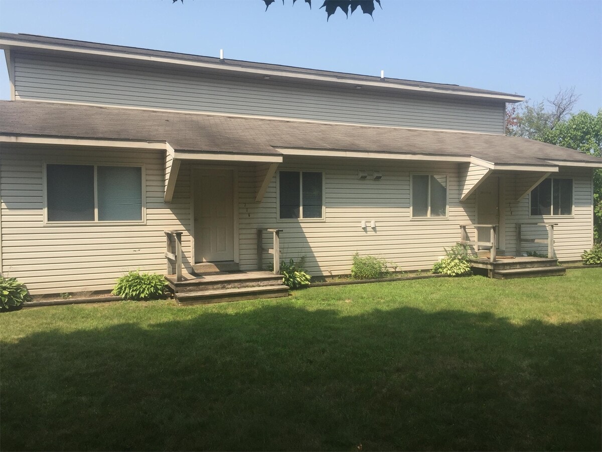 Photo - 714 Division St