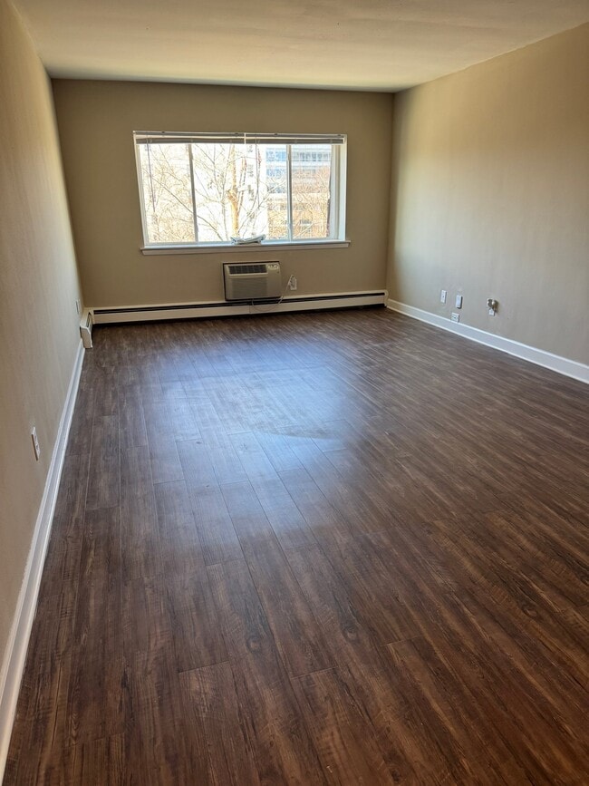 Photo - 2260 N Summit Ave Unit 309