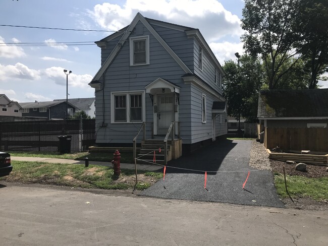 100 Arnett Ave