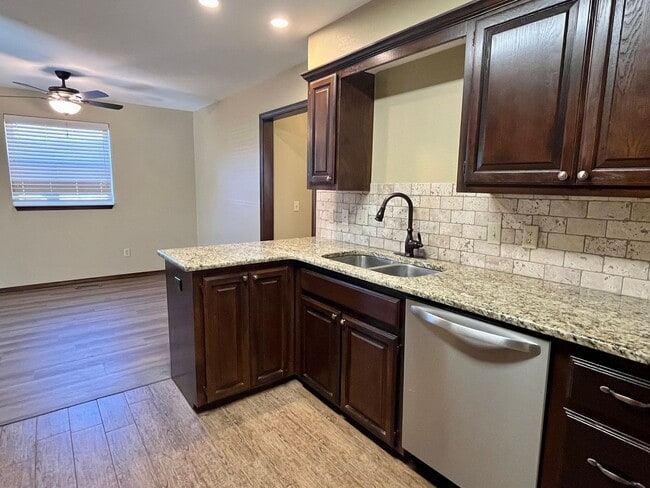Photo - Beutiful 2 Bed 2 Bath Home in Downtown Edmond