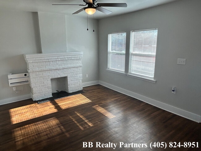 Photo - 4205 E 4th Pl