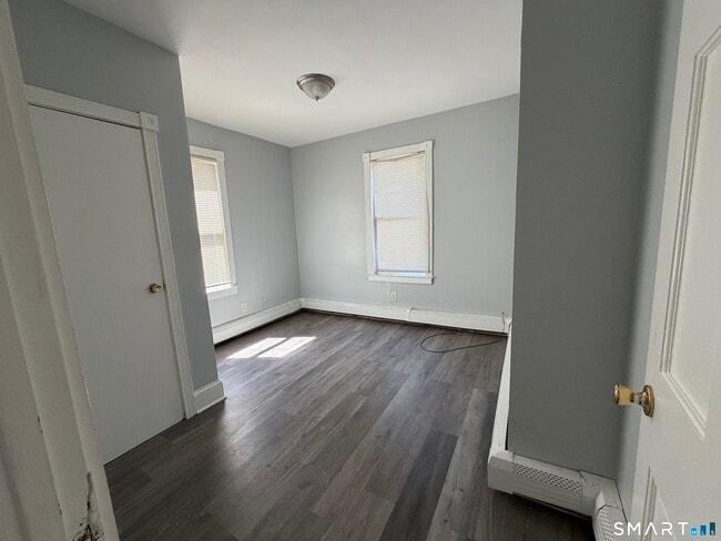 215 Read St Unit 2nd fl