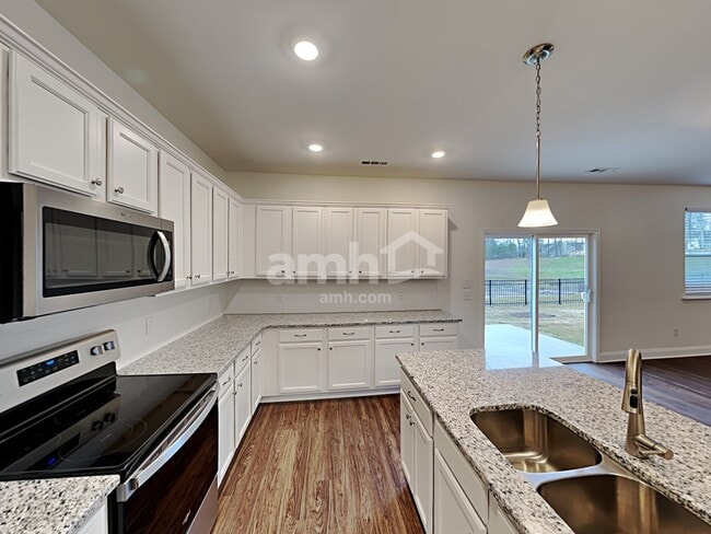 Photo - 1357 Lomond Dr