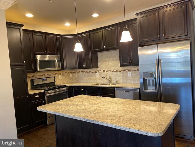 Photo - 43075 Thoroughfare Gap Terrace