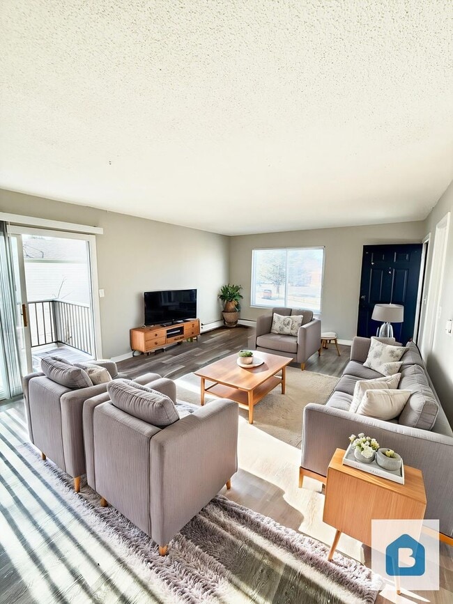 Building Photo - 4510 Picturesque-4 Unit 4