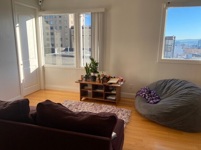 Photo - 7 Leroy Plz Unit 7