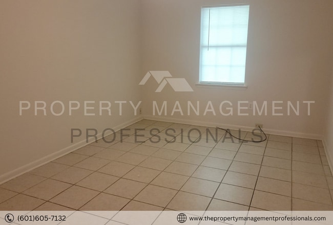 Photo - Cutie in a cul de sac