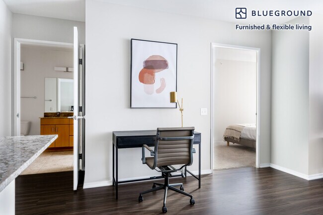 Photo - 200 E Illinois St Unidad FL11-ID878