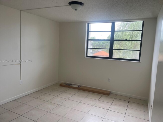 3601 SW 117th Ave Unit 9-301