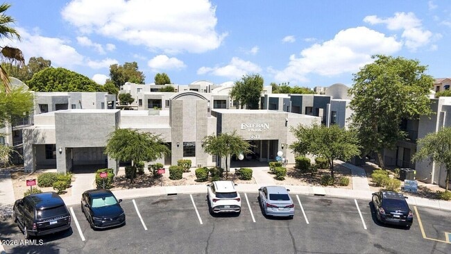 Building Photo - 5611 S 32nd St Unit 3