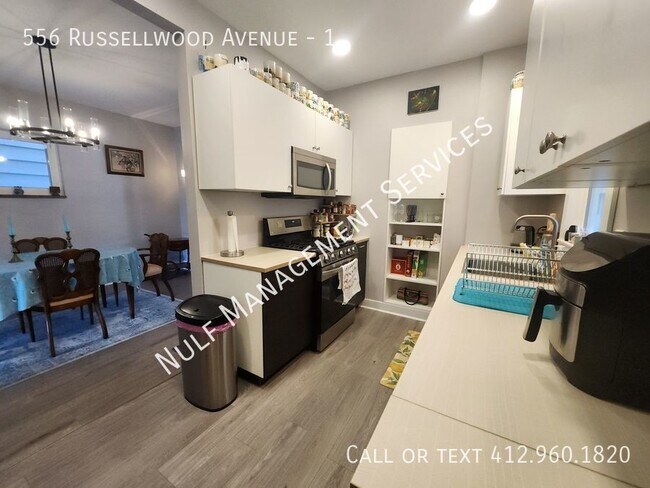 Photo - 556 Russellwood Ave