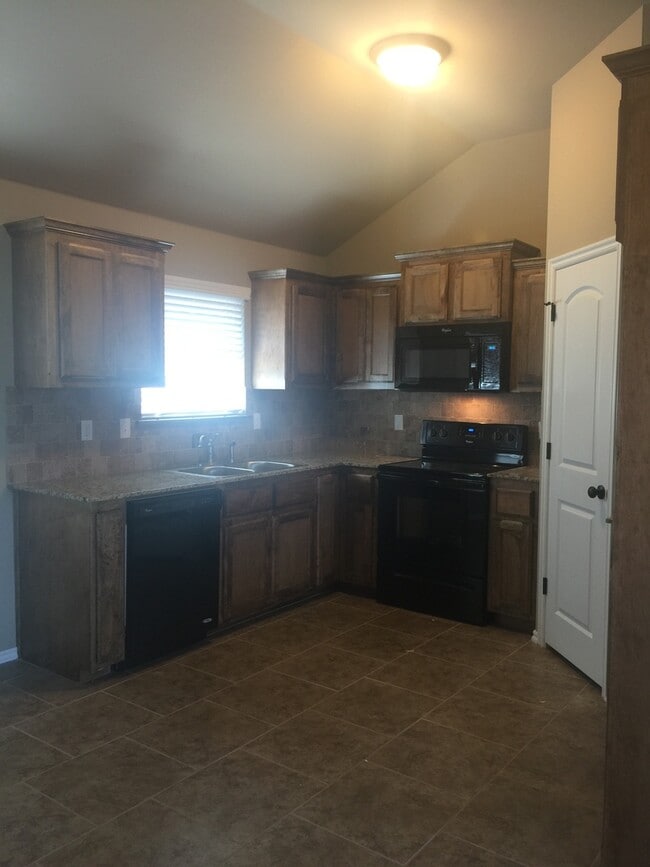 Photo - 3 bedroom 2 bath home Mustang Schools
