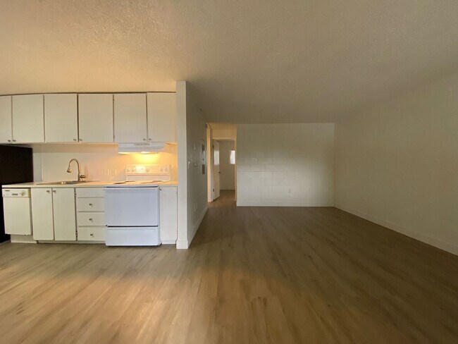 Photo - Christine Apartments