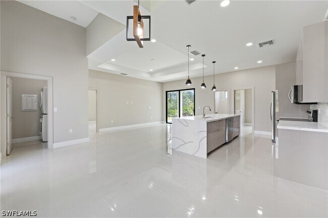 Photo - 2903 37th St W