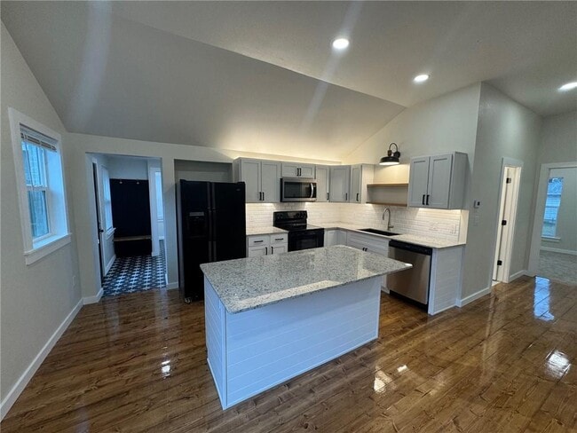 Photo - 716 N Madison St