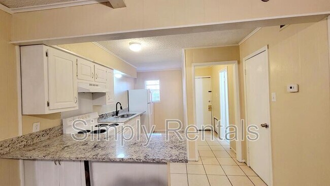 Photo - 400 Bill Bradford Rd Unit Apt 14