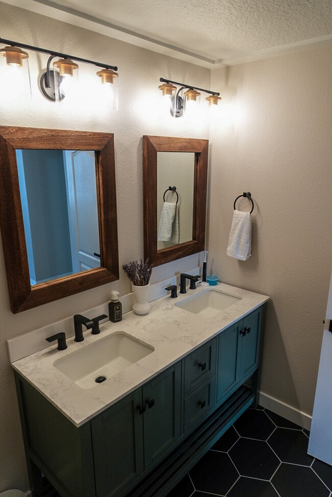 Photo - 1575 Downy Birch Ln
