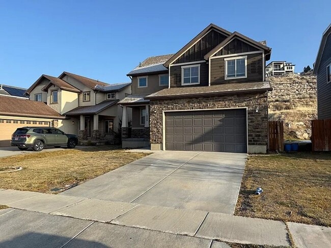 Building Photo - Beautiful Home in quiet Cul de sac