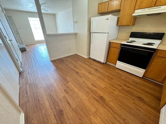 Photo - 4300 Alan Kent Dr Unidad # C
